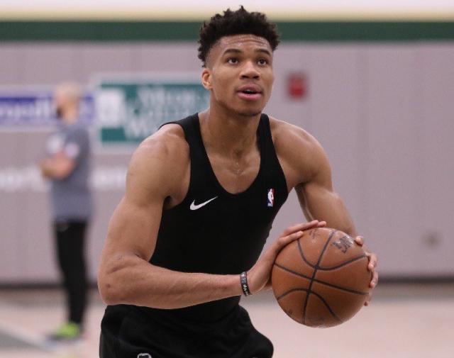 又能展现射 又能展现射